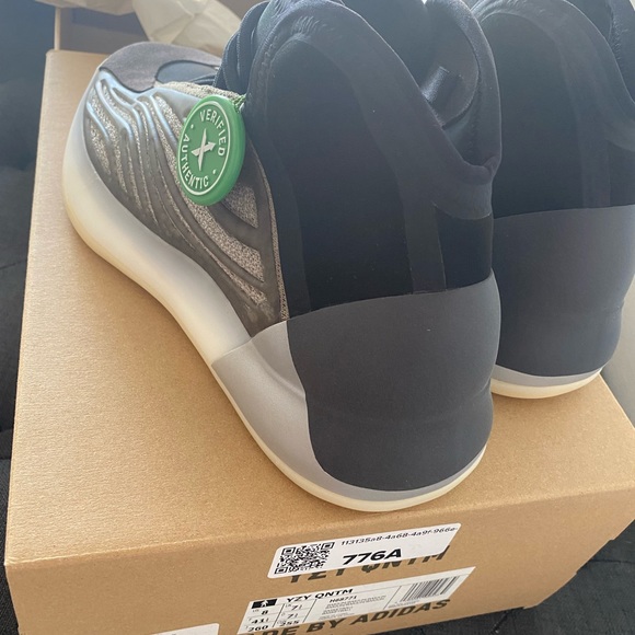 Yeezy QNTM barium - Picture 3 of 5